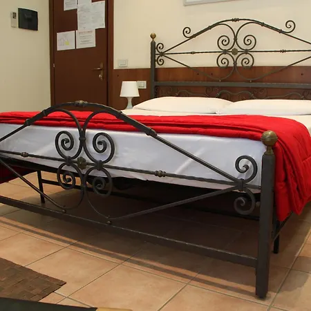 Florentia Hotel *